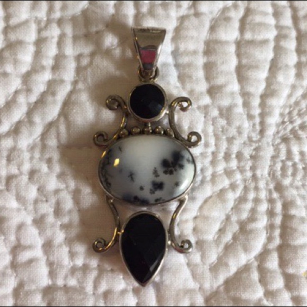 NWOT JTV Sterling silver pendant